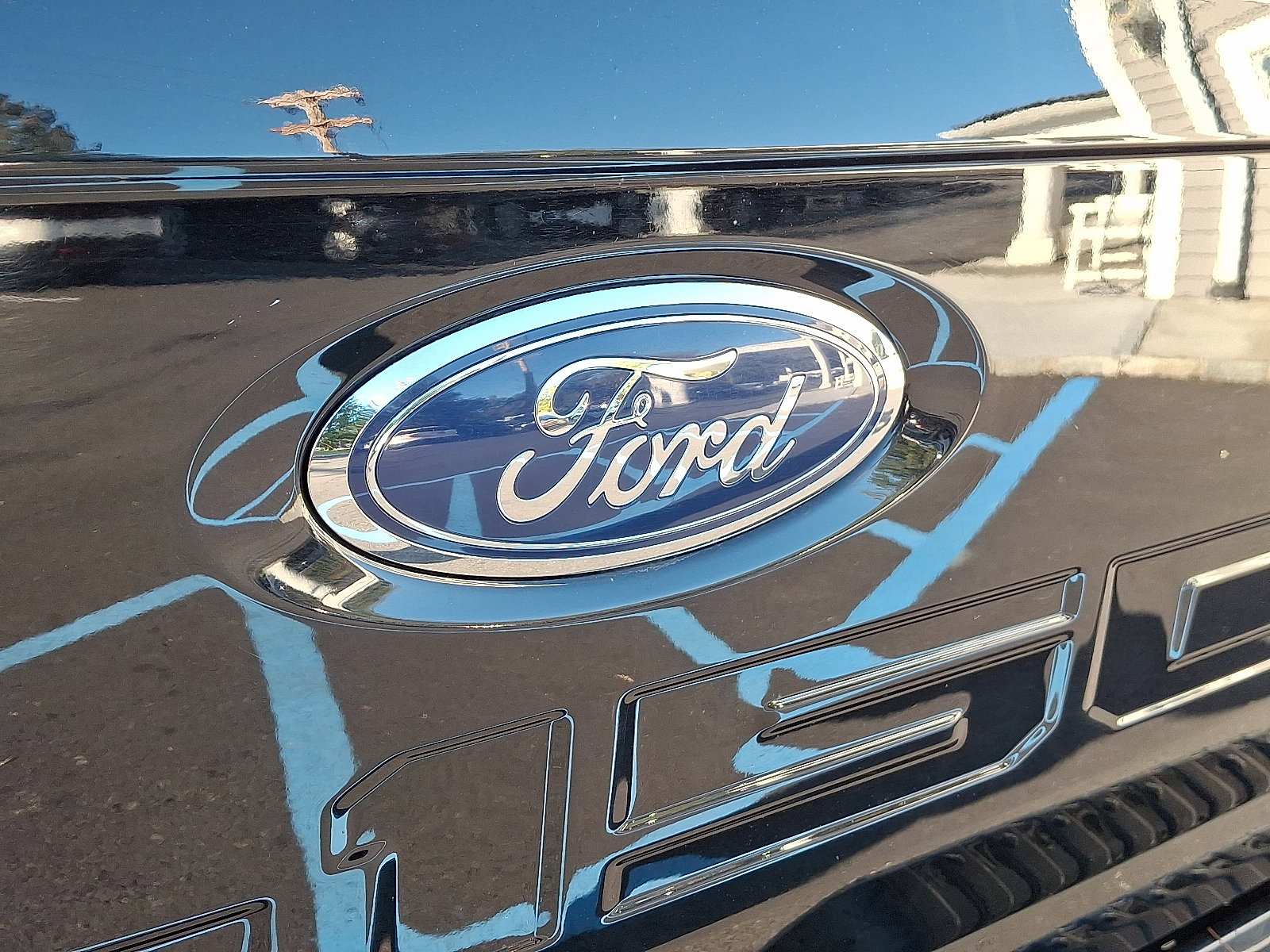 Certified 2022 Ford F150 Lariat image 29