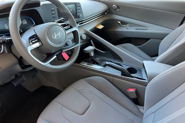 New 2026 Hyundai Elantra SE FWD image 9
