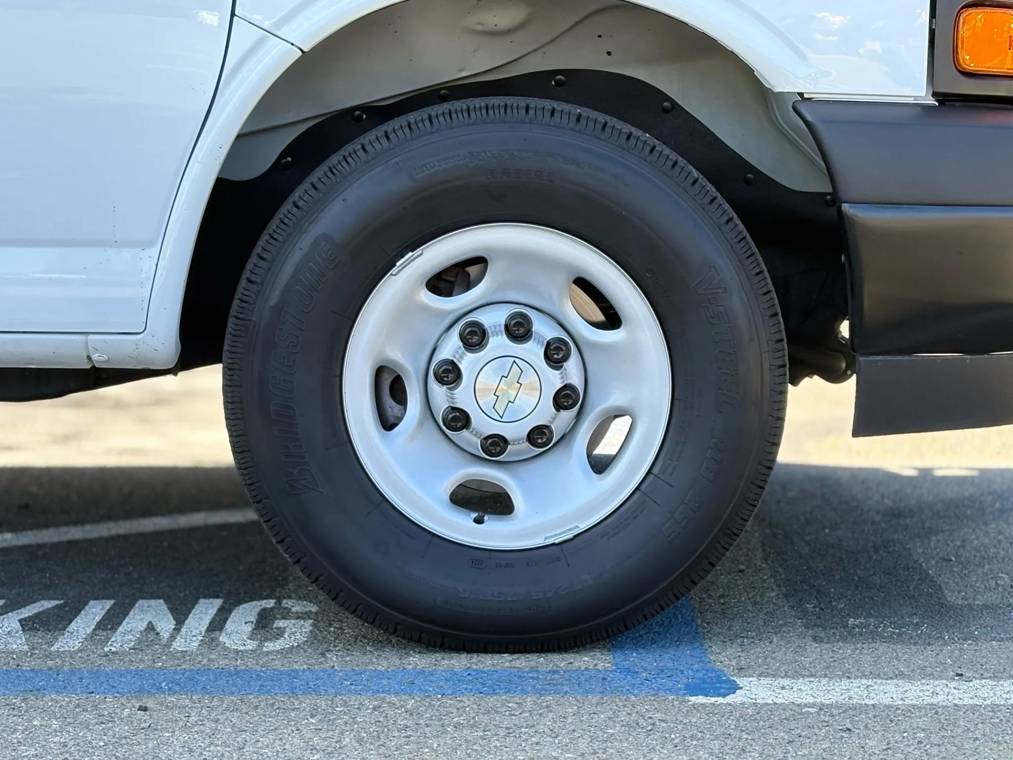 Used 2025 Chevrolet Express 2500 w/ Driver Convenience Package image 24