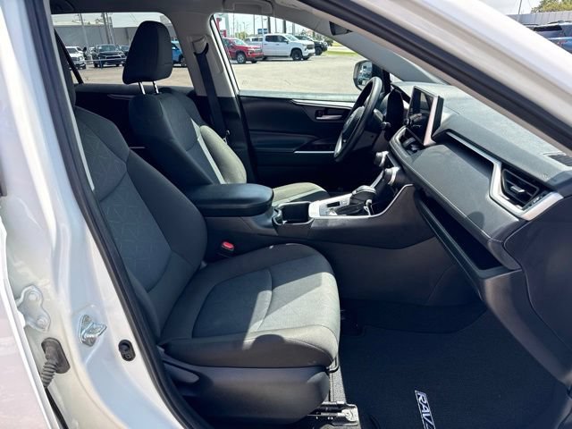Used 2025 Toyota RAV4 XLE AWD/4WD image 17