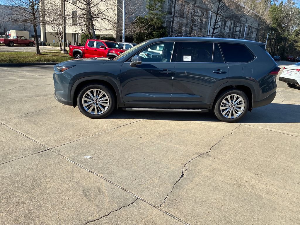 New 2026 Toyota Grand Highlander Platinum image 2