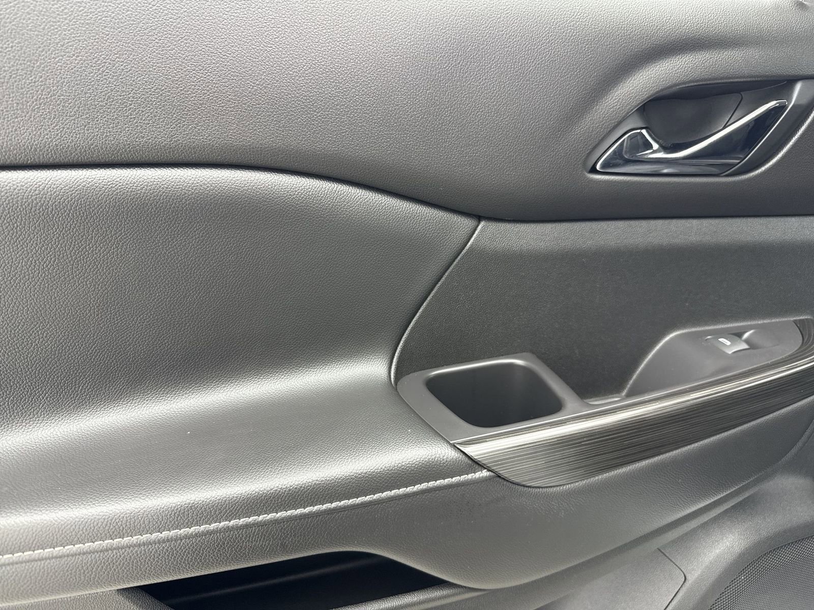 Used 2020 GMC Acadia SLT image 31