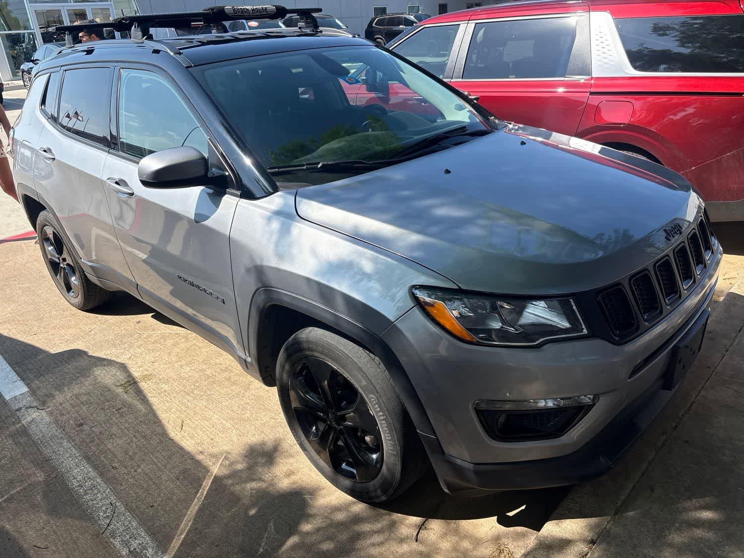Used 2019 Jeep Compass Latitude AWD/4WD image 2