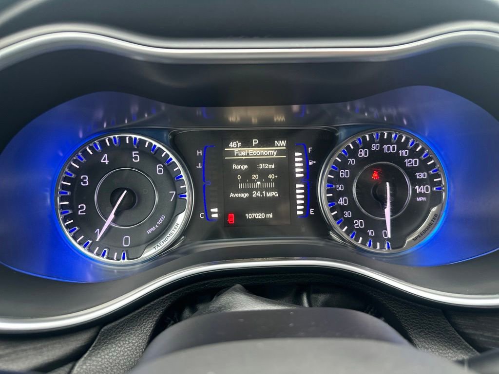 Used 2017 Chrysler 200 Limited Platinum FWD image 16