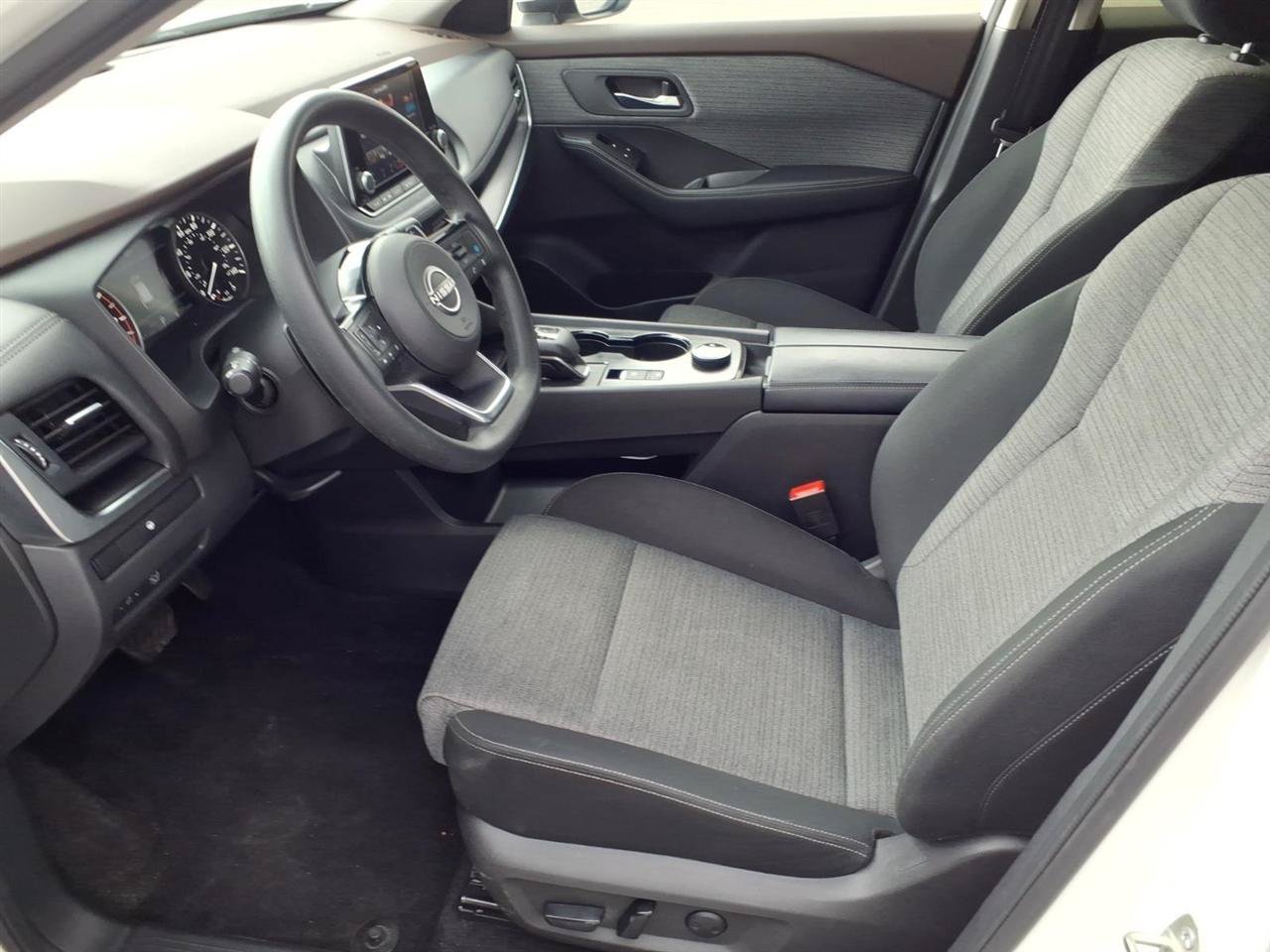 Used 2023 Nissan Rogue SV AWD/4WD image 5