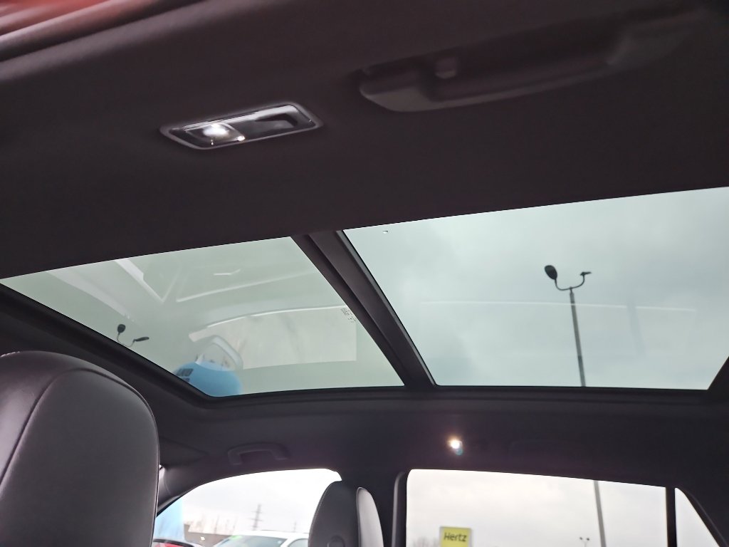 Used 2021 Volkswagen Atlas Cross Sport SE w/ Panoramic Sunroof Package image 14