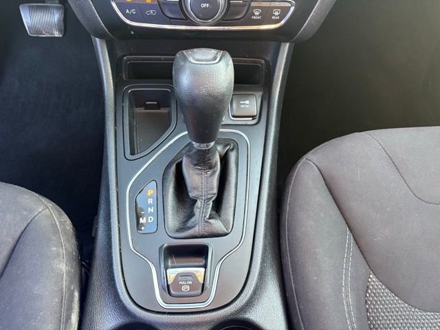 Used 2019 Jeep Cherokee Latitude w/ Popular Appearance Group image 21