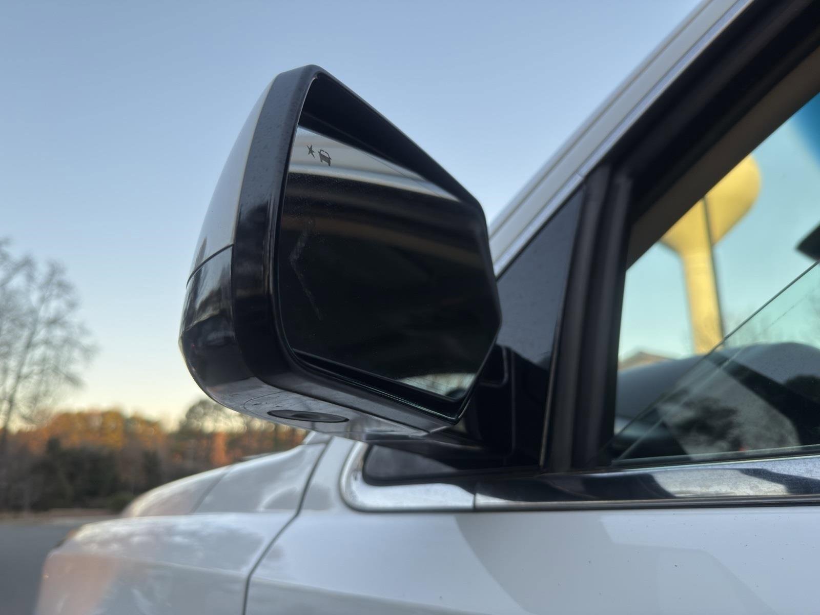 Used 2015 GMC Yukon Denali w/ Open Road Package image 16