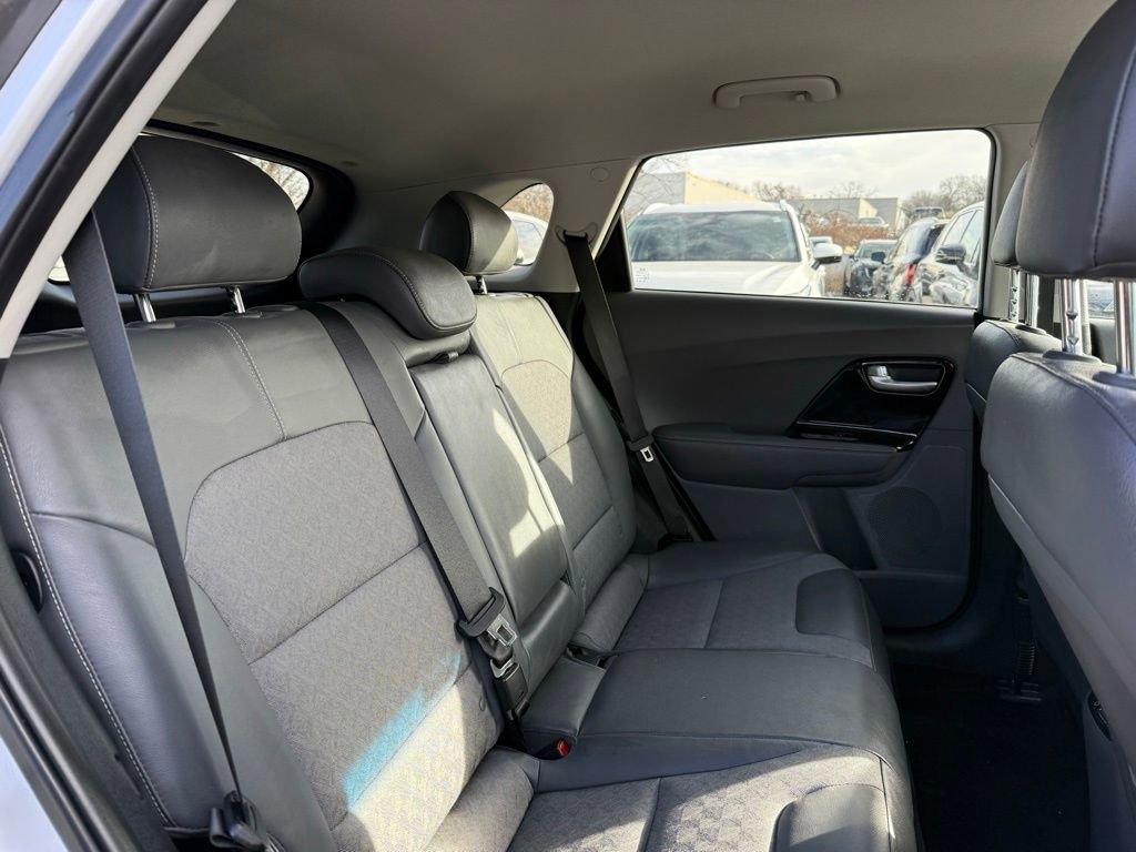 Used 2018 Kia Niro EX image 19