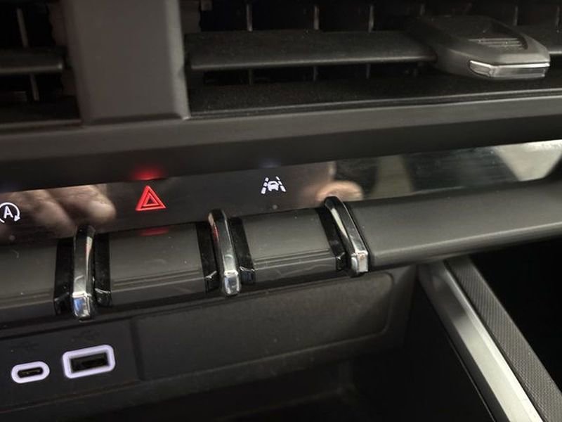 Used 2023 Chevrolet Colorado Trail Boss w/ Technology Package image 49