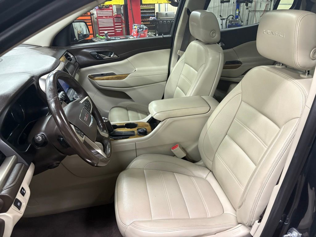 Used 2019 GMC Acadia Denali w/ Technology Package image 10