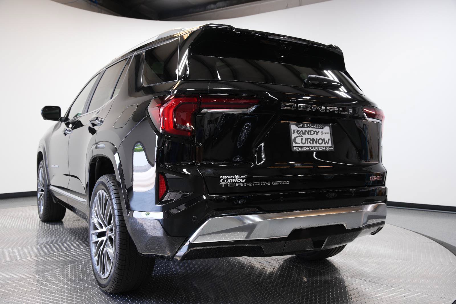New 2026 GMC Terrain Denali w/ LPO, Floor Liner Package AWD/4WD image 31
