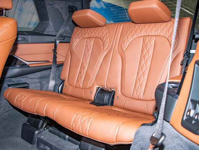 New 2026 BMW X7 M60i image 23