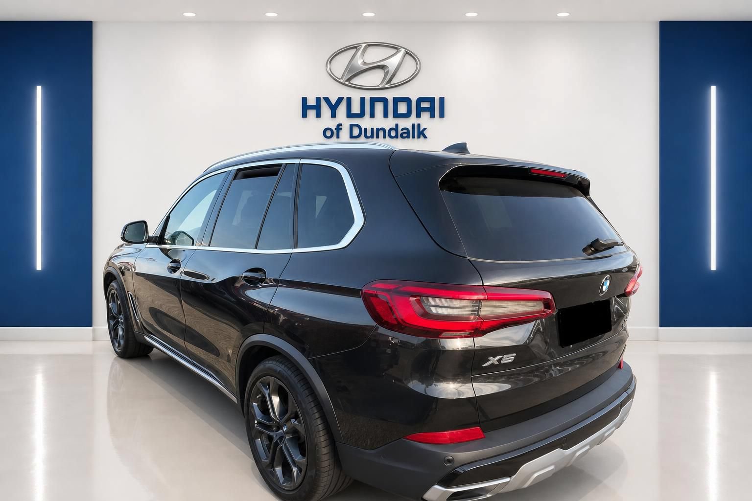 Used 2019 BMW X5 xDrive40i w/ Convenience Package AWD/4WD image 2