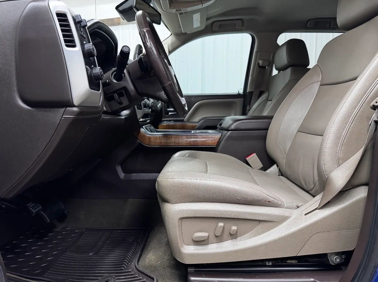 Used 2016 GMC Sierra 2500 SLT w/ Duramax Plus Package image 11