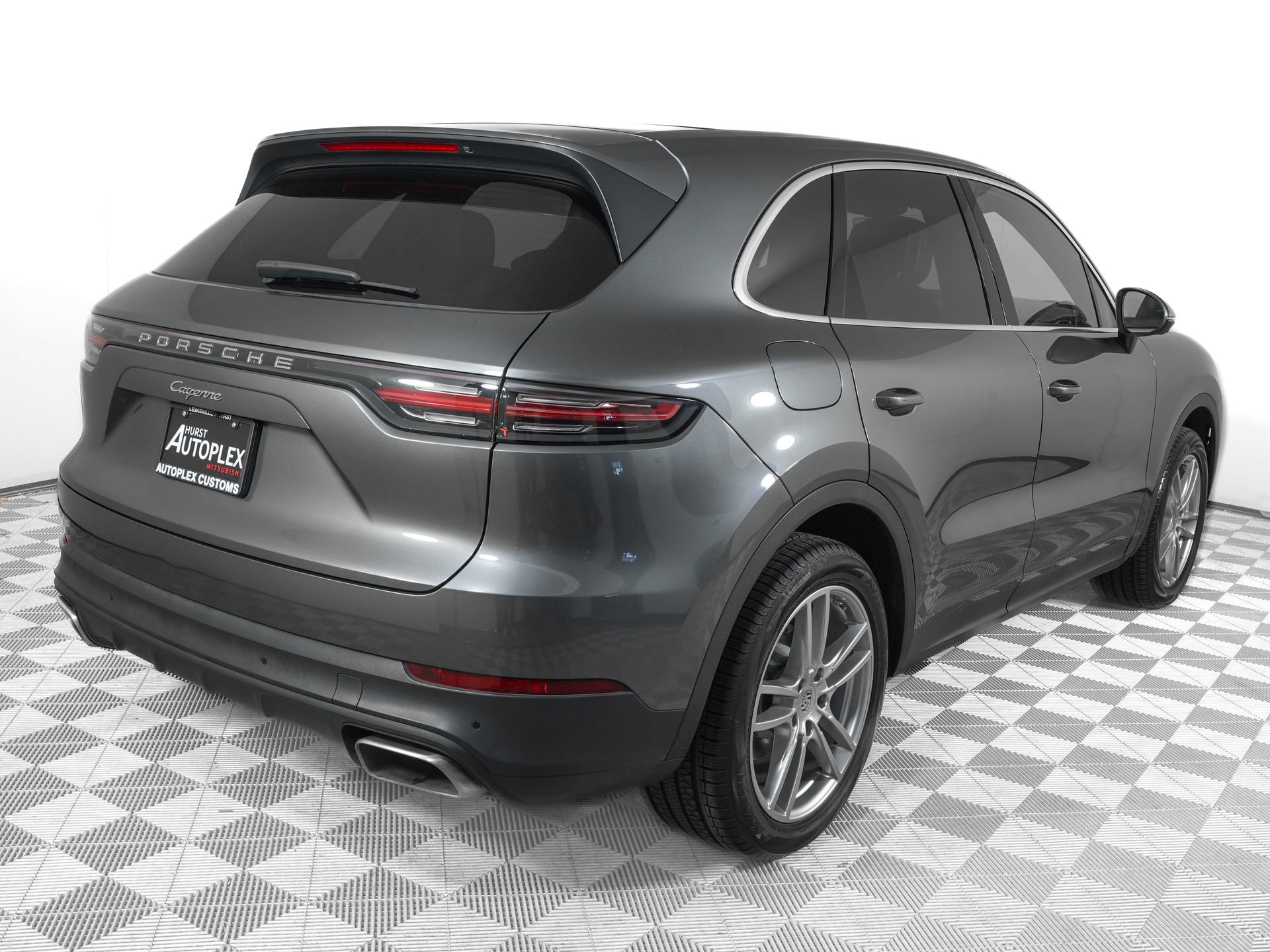 Used 2023 Porsche Cayenne image 5