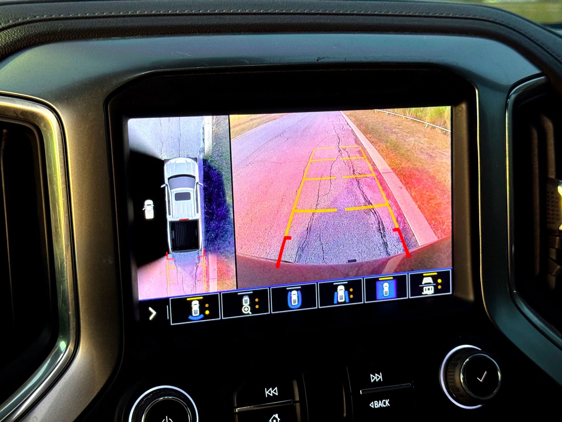 Used 2020 Chevrolet Silverado 1500 LTZ image 33