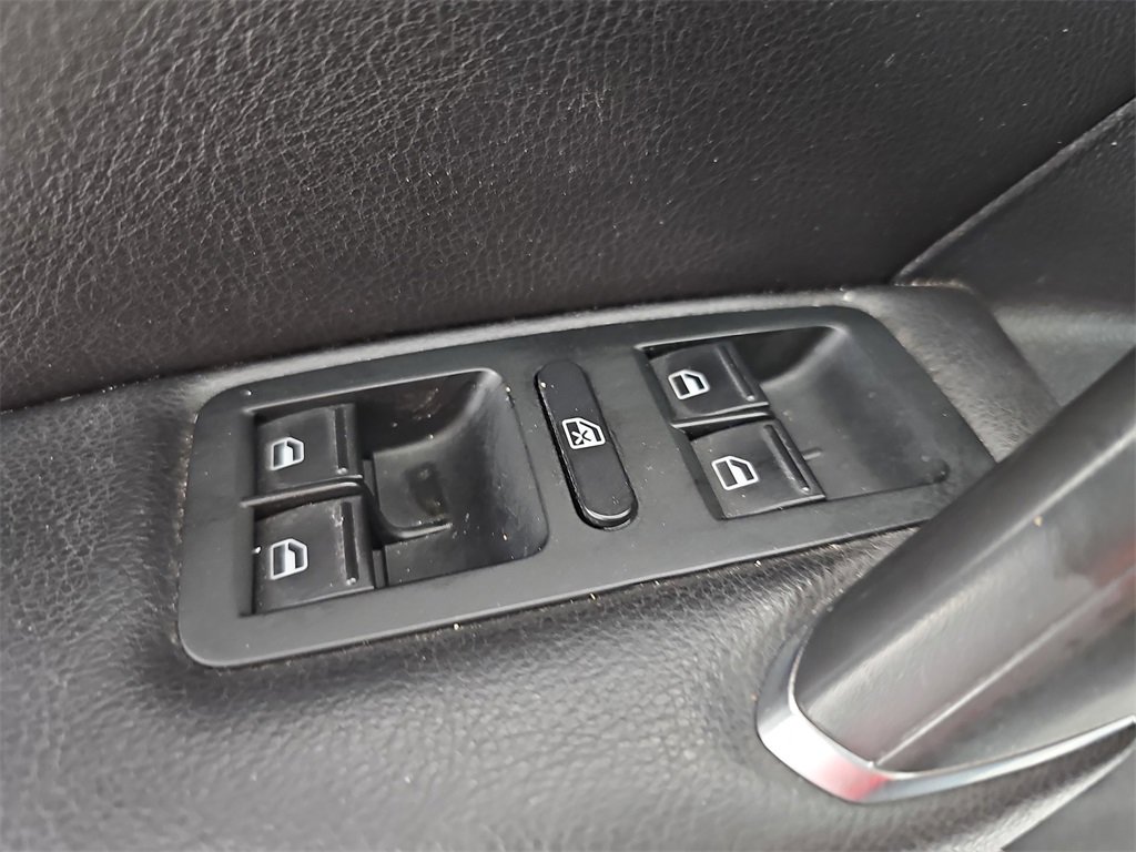 Used 2019 Volkswagen Passat 2.0T Wolfsburg w/ Wheels & Sunroof Package image 31