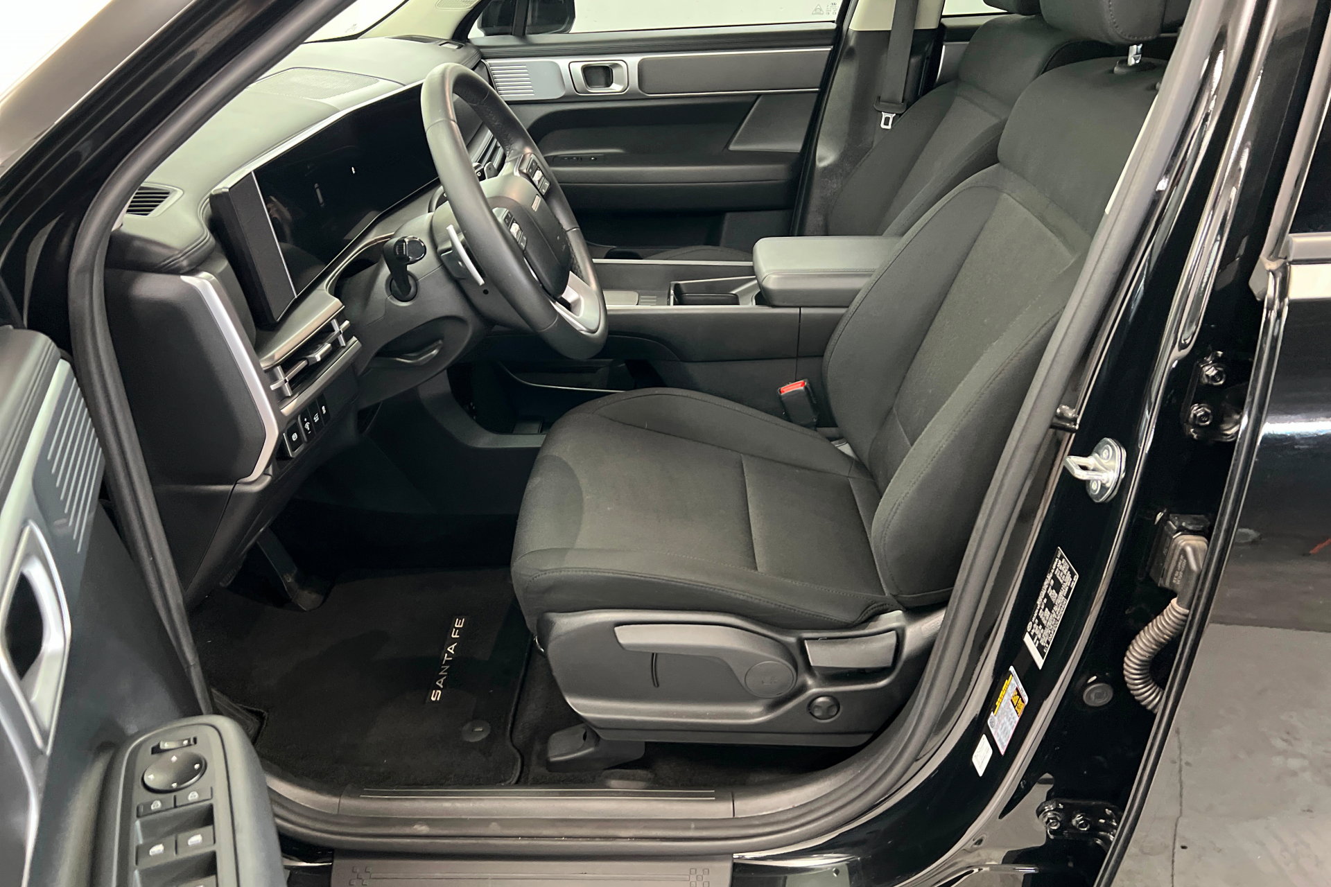 Used 2024 Hyundai Santa Fe SE AWD/4WD image 18