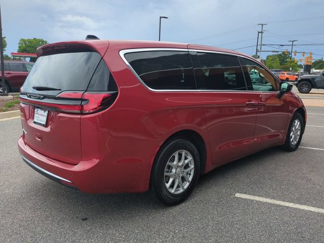 New 2027 Chrysler Pacifica Select FWD image 4