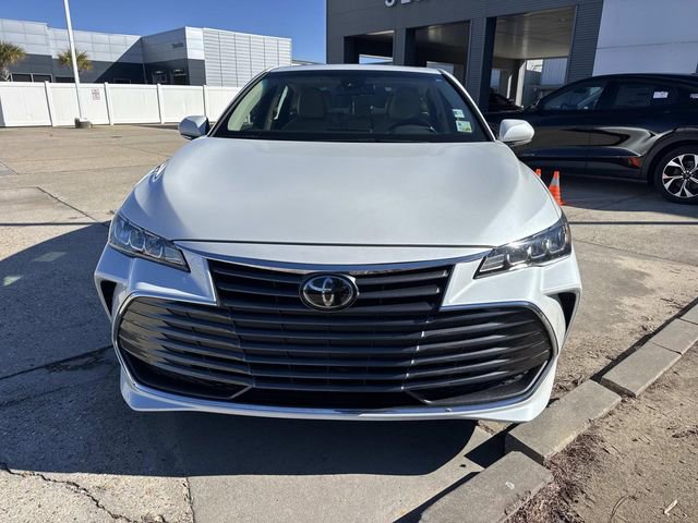 Used 2022 Toyota Avalon XLE image 2