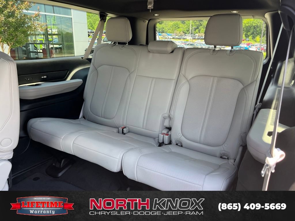 New 2026 Jeep Grand Wagoneer L Limited w/ Premium Group II AWD/4WD image 15