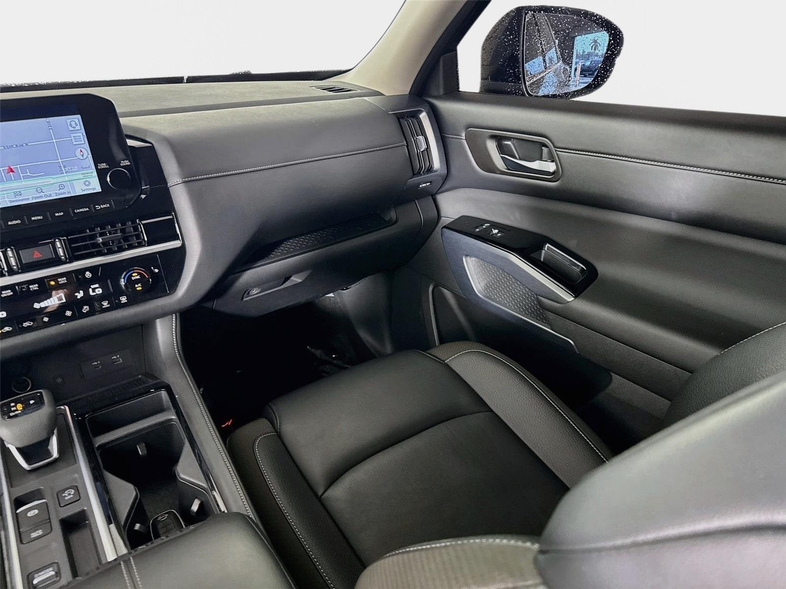 Used 2024 Nissan Pathfinder SL FWD image 24