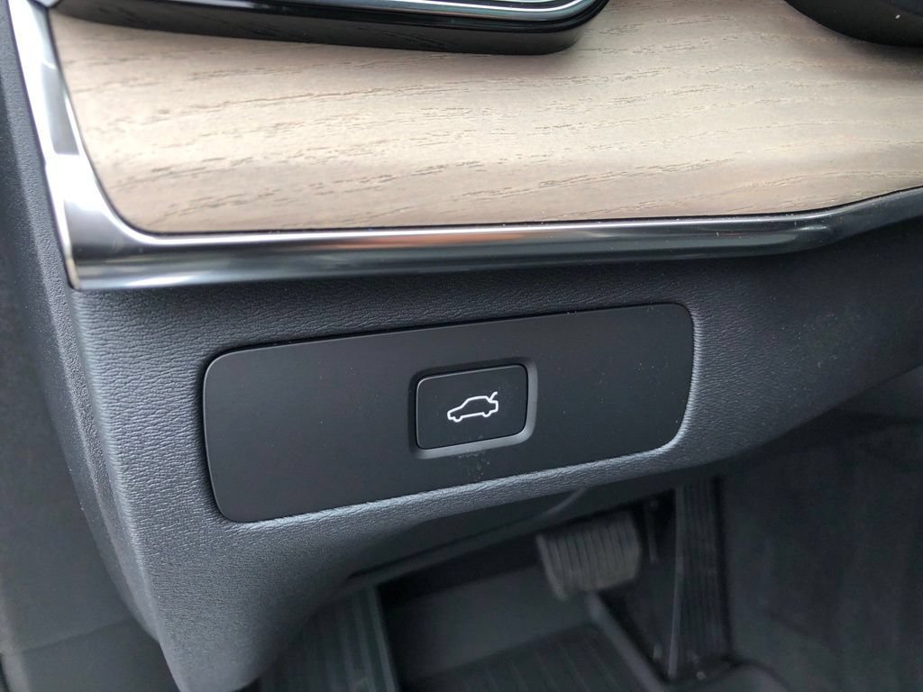 New 2026 Volvo XC90 B6 Plus w/ Protection Package Premier AWD/4WD image 6