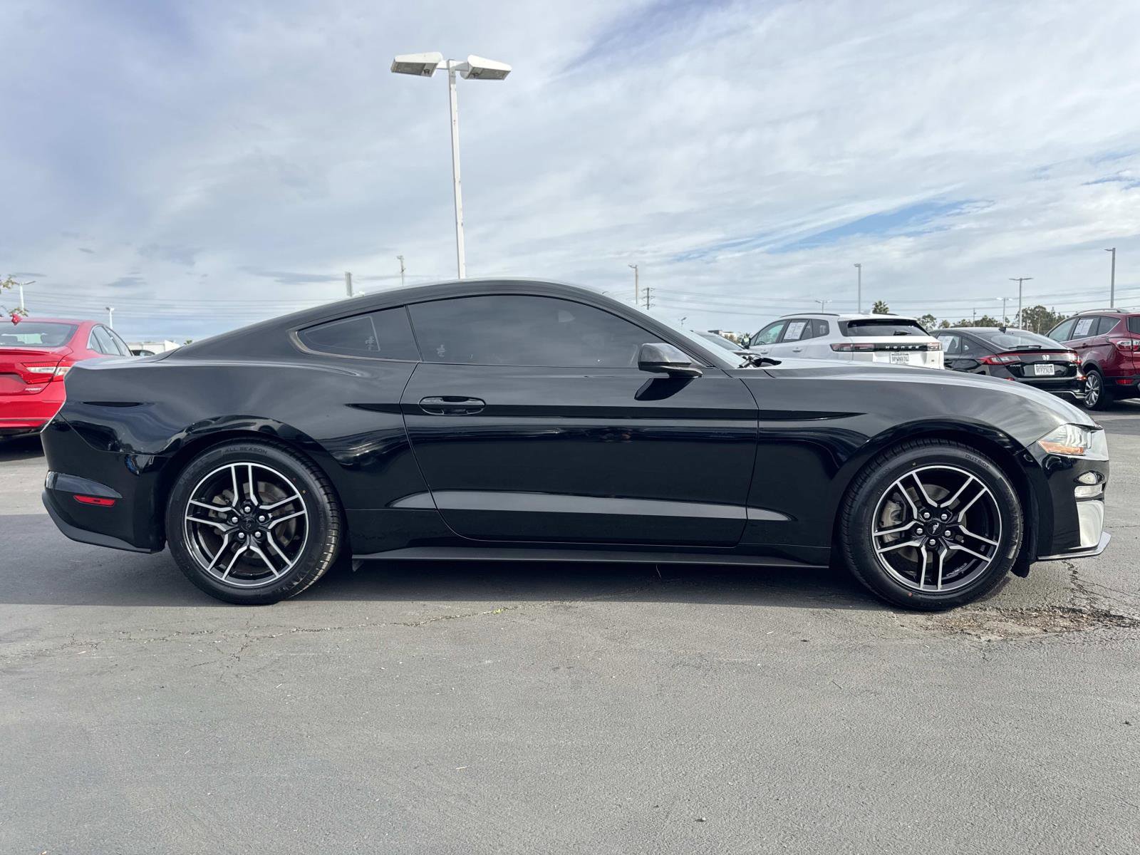 Used 2019 Ford Mustang Coupe image 6