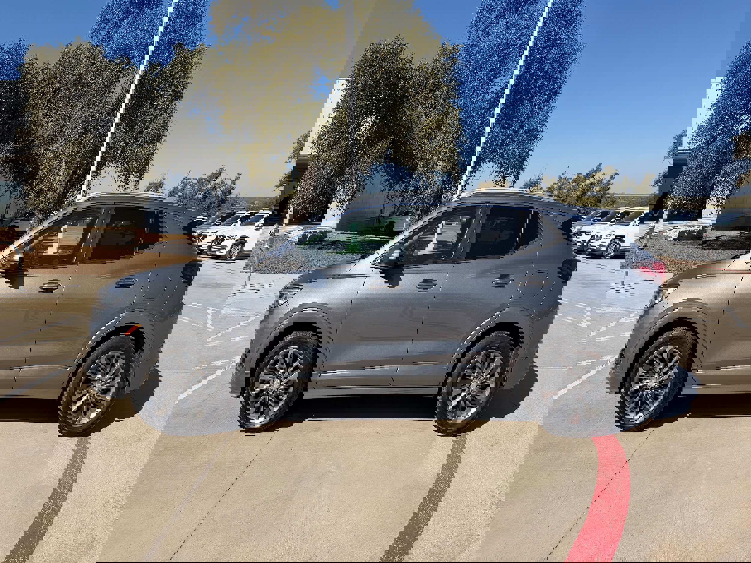 Used 2022 Buick Encore GX Select w/ Sport Touring Package image 3