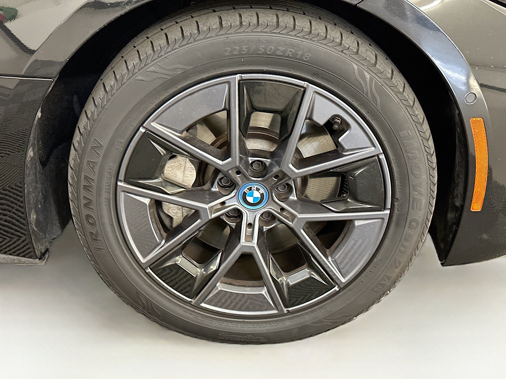 Used 2024 BMW i4 xDrive40i AWD/4WD image 37