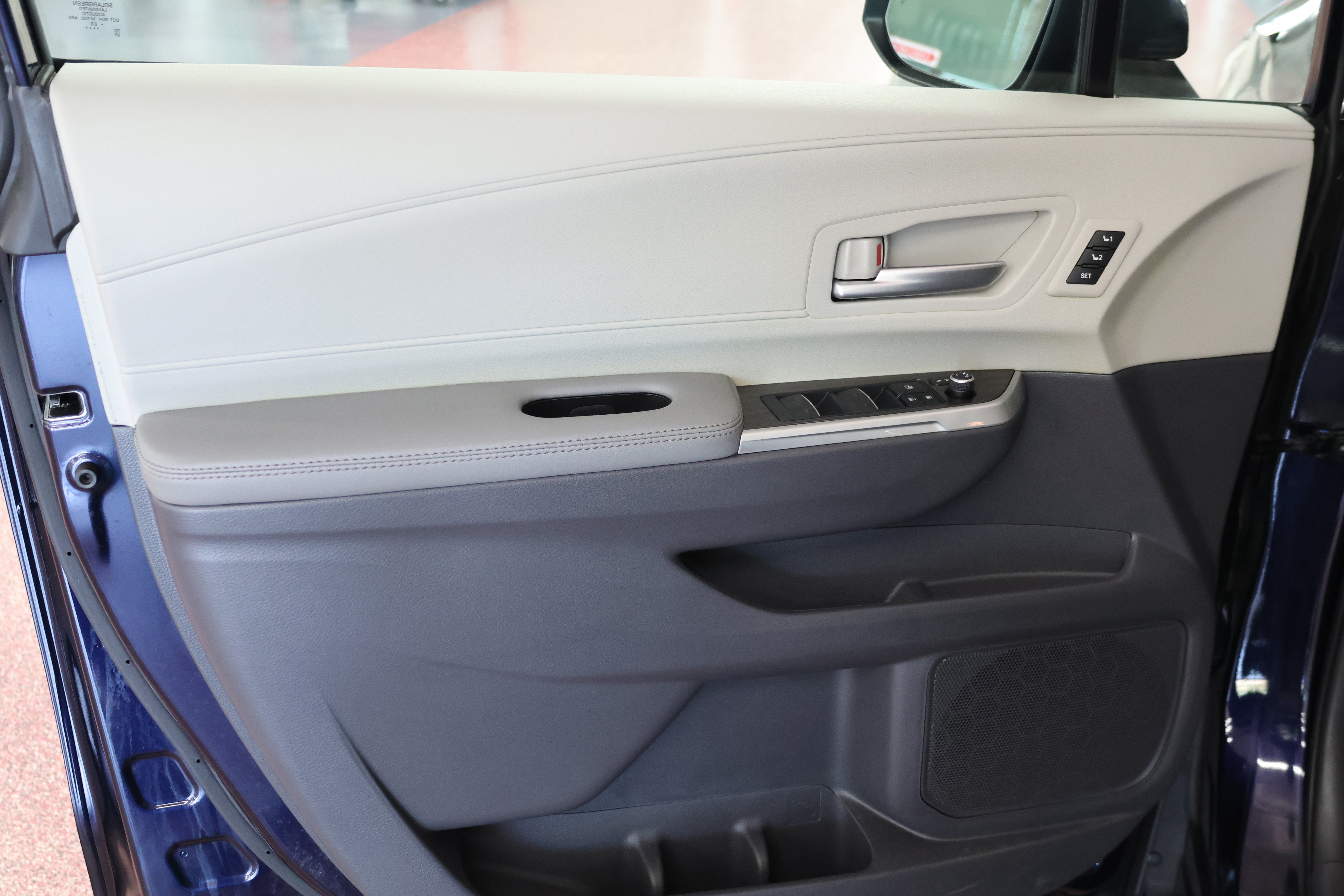 Certified 2023 Toyota Sienna Limited AWD/4WD image 24