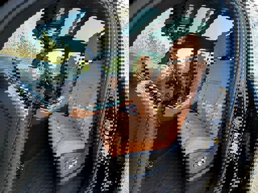 Used 2025 BMW X5 M60i image 24