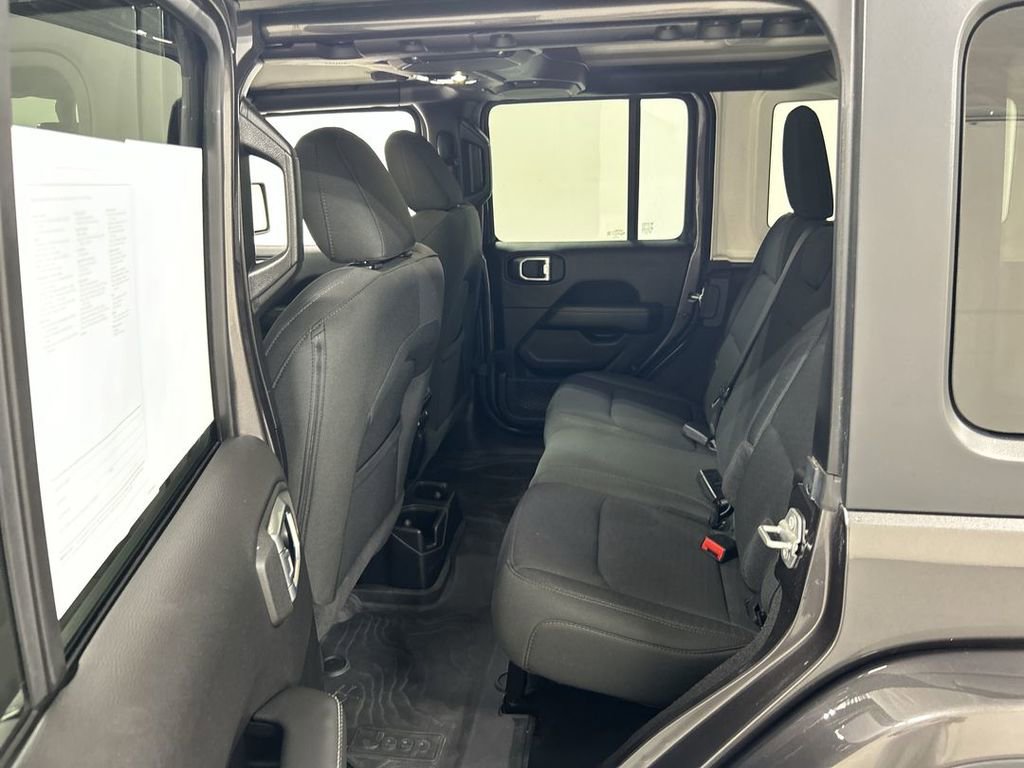 Used 2020 Jeep Wrangler Unlimited Sahara image 20
