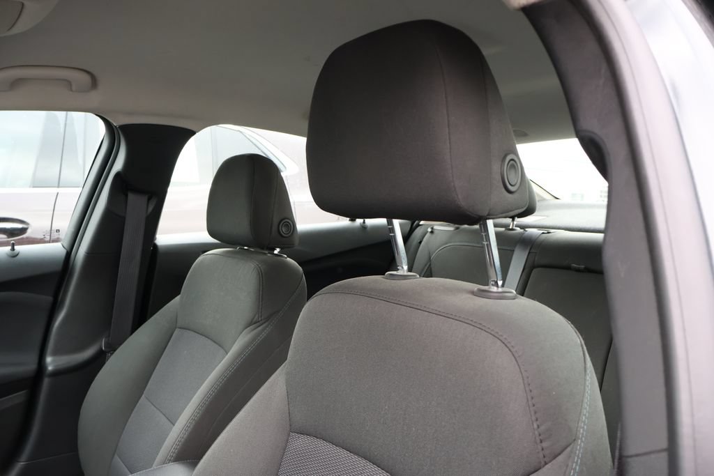 Used 2017 Chevrolet Cruze LT FWD image 9
