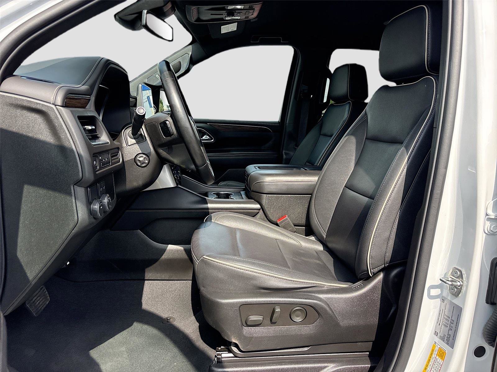 Used 2023 Chevrolet Suburban Premier image 26