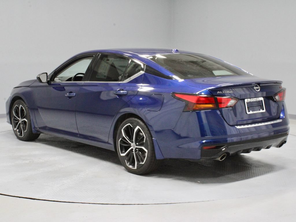 Certified 2023 Nissan Altima 2.5 SR w/ SR Premium Package FWD image 10