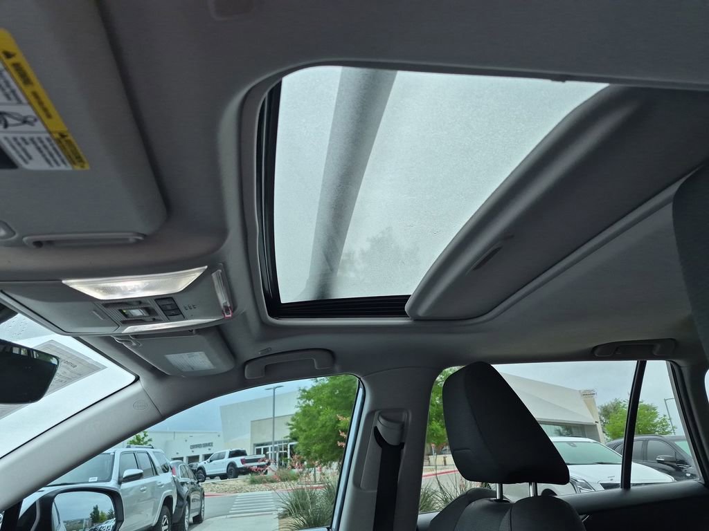 Used 2023 Toyota RAV4 XLE w/ Convenience Package image 28