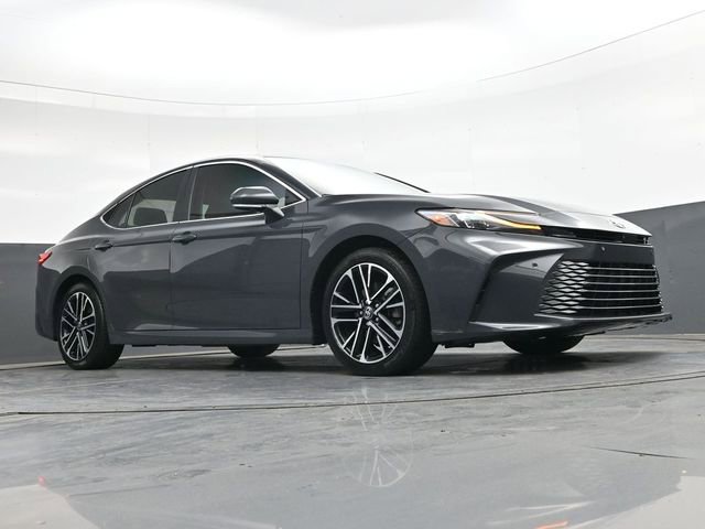 Used 2025 Toyota Camry XLE w/ Premium Plus Package FWD image 29