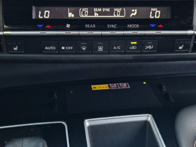 Certified 2025 Toyota Sienna XLE Woodland Edition AWD/4WD image 17