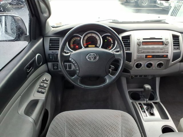 Used 2011 Toyota Tacoma PreRunner image 7