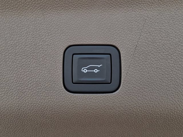 Used 2025 GMC Yukon Denali w/ LPO, Floor Liner Package AWD/4WD image 31