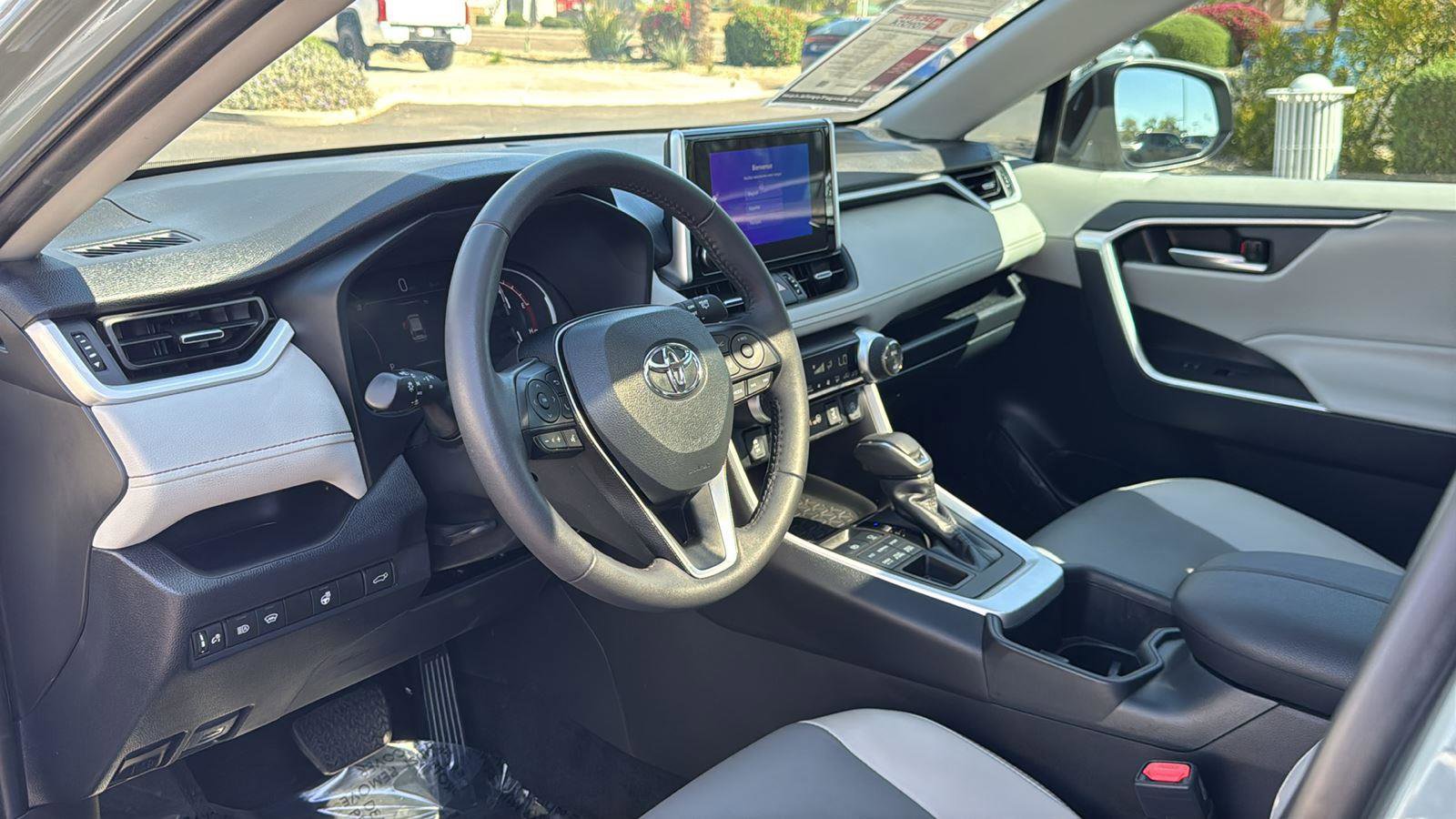 Used 2023 Toyota RAV4 XLE Premium image 23