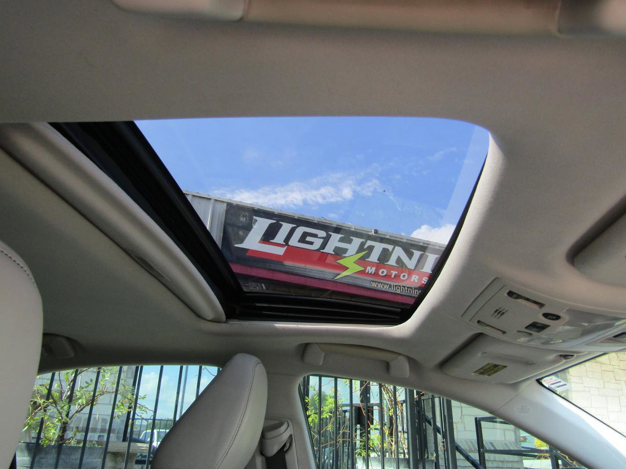 Used 2014 Lexus IS 350 w/ Navigation Package RWD image 8