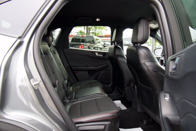 Certified 2025 Ford Escape ST-Line Select AWD/4WD image 29