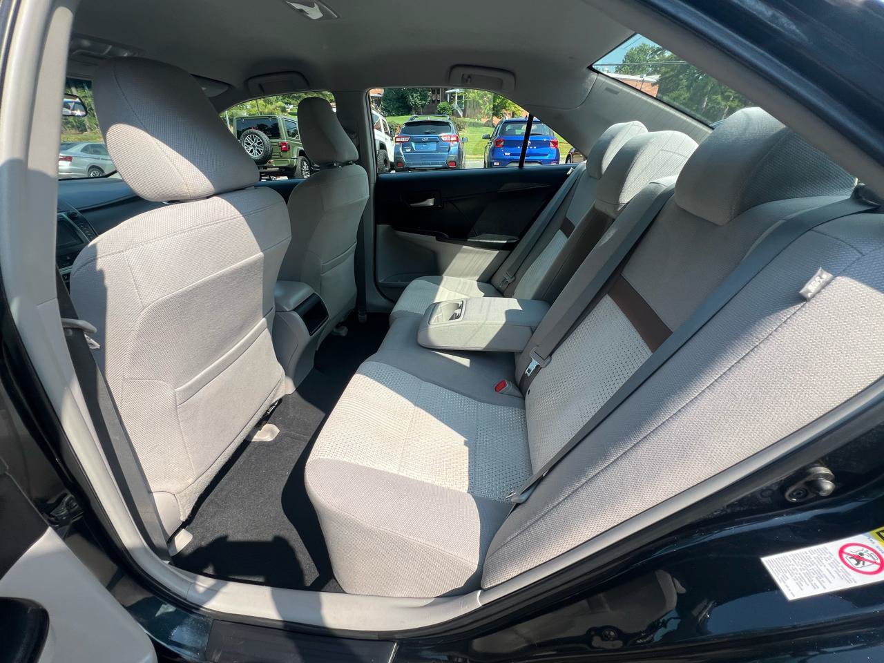 Used 2012 Toyota Camry LE FWD image 11
