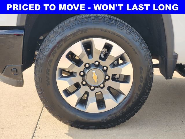 Used 2025 Chevrolet Silverado 2500 Custom w/ Custom Value Package AWD/4WD image 16
