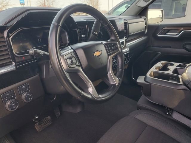Used 2025 Chevrolet Silverado 1500 LT image 14
