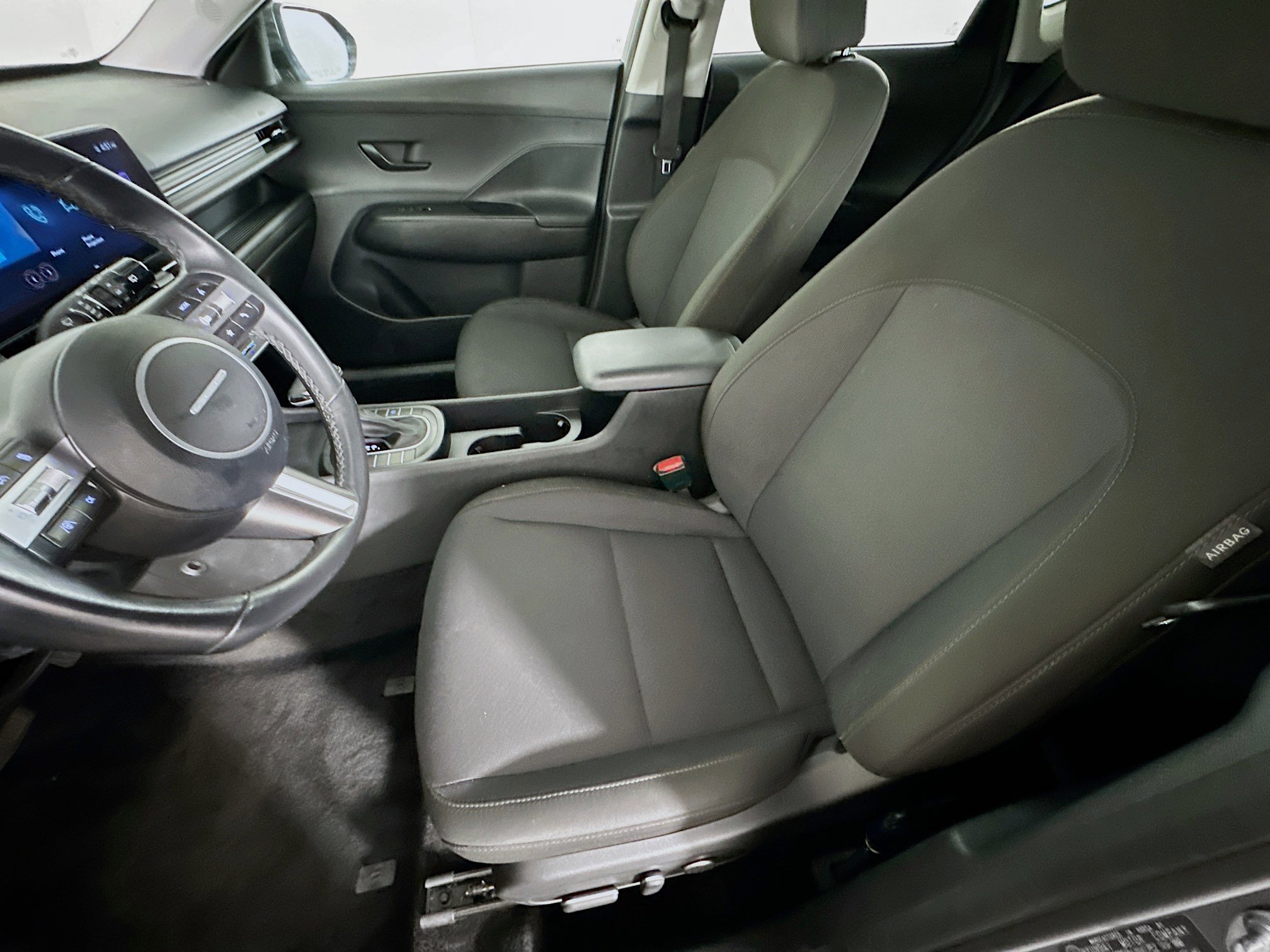 Used 2025 Hyundai Kona SEL image 13