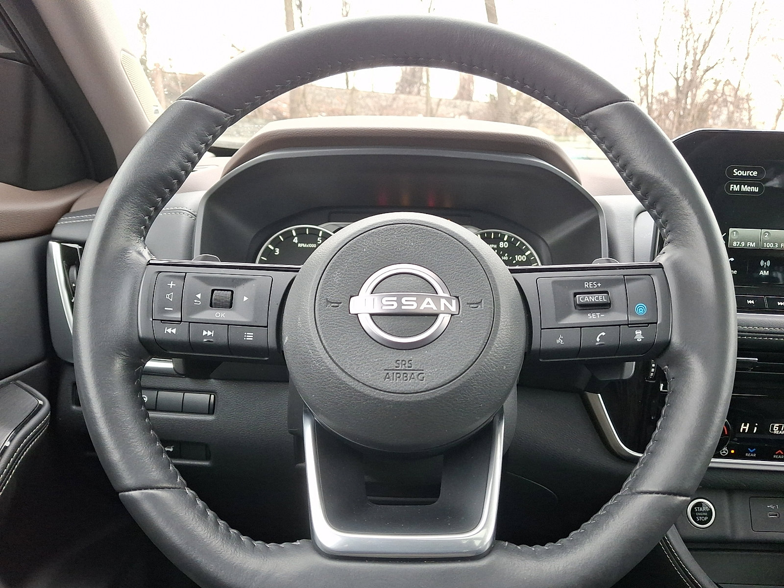 Used 2023 Nissan Rogue SL w/ SL Premium Package image 18